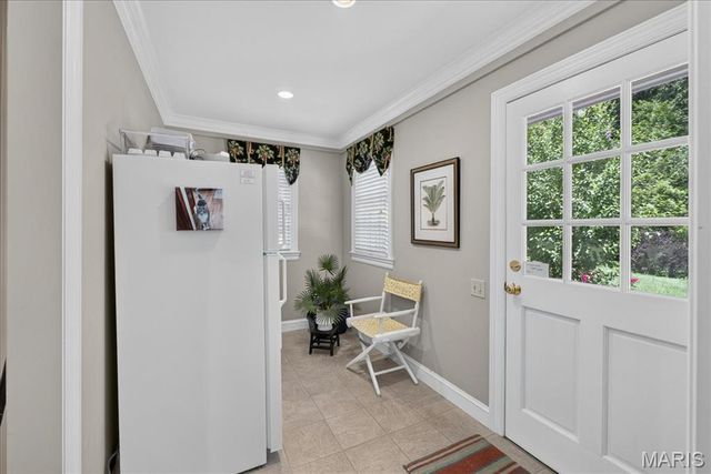 18 S McKnight Road, St Louis, MO 63124
