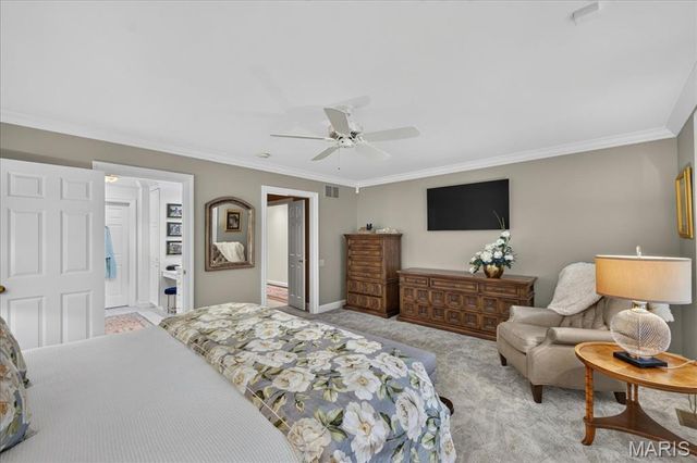 18 S McKnight Road, St Louis, MO 63124