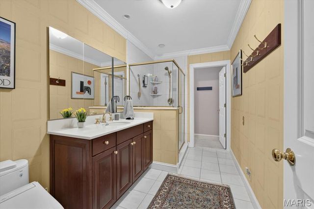 18 S McKnight Road, St Louis, MO 63124