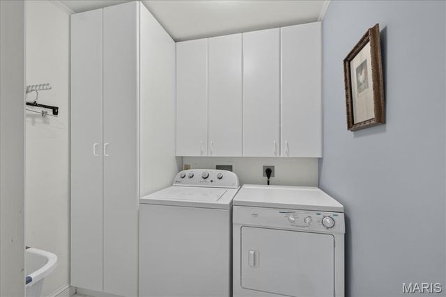 18 S McKnight Road, St Louis, MO 63124
