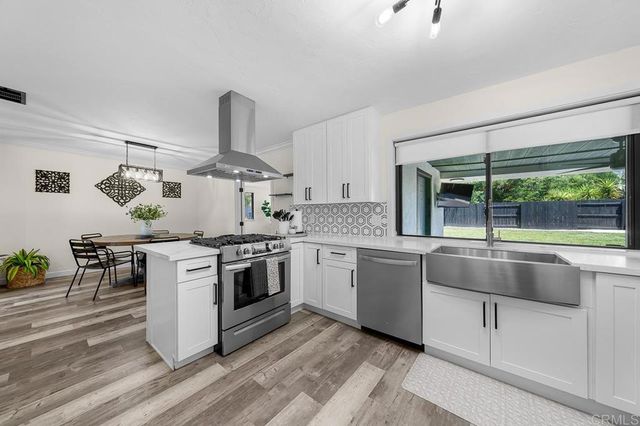 9770 Abbeywood Rd, Santee, CA 92071