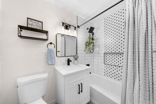 9770 Abbeywood Rd, Santee, CA 92071