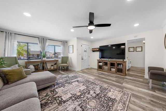 9770 Abbeywood Rd, Santee, CA 92071