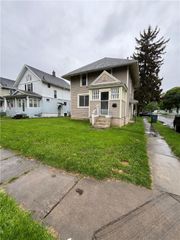 87 Sunset Street, Rochester, NY 14606