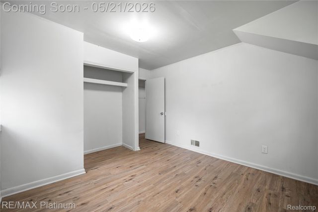 6116 Lapeer Road, Burton, MI 48509