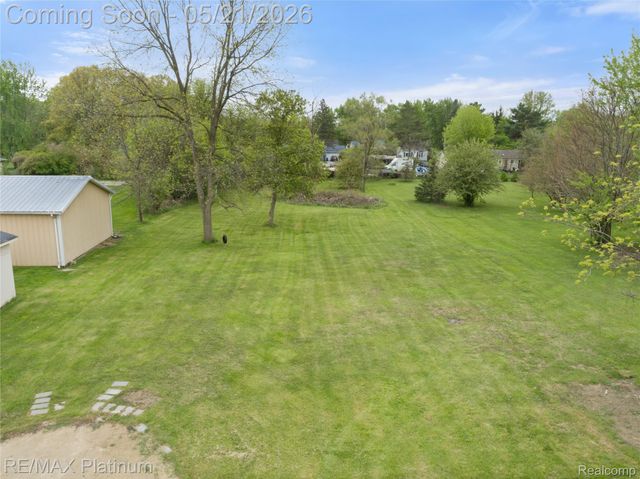 6116 Lapeer Road, Burton, MI 48509
