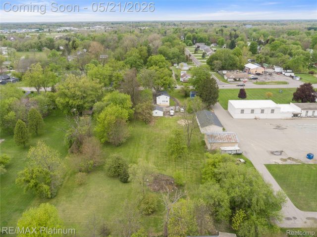 6116 Lapeer Road, Burton, MI 48509