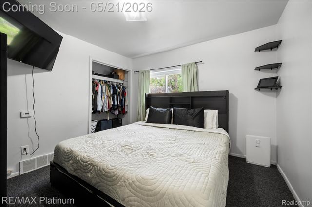 6116 Lapeer Road, Burton, MI 48509