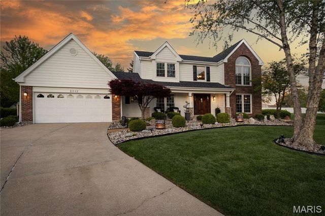 2012 Autumn Wood Drive, St Charles, MO 63303