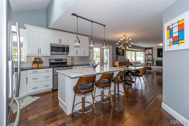 2012 Autumn Wood Drive, St Charles, MO 63303