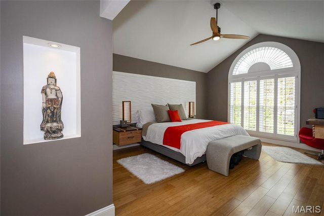 2012 Autumn Wood Drive, St Charles, MO 63303