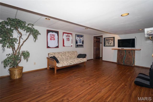 2012 Autumn Wood Drive, St Charles, MO 63303