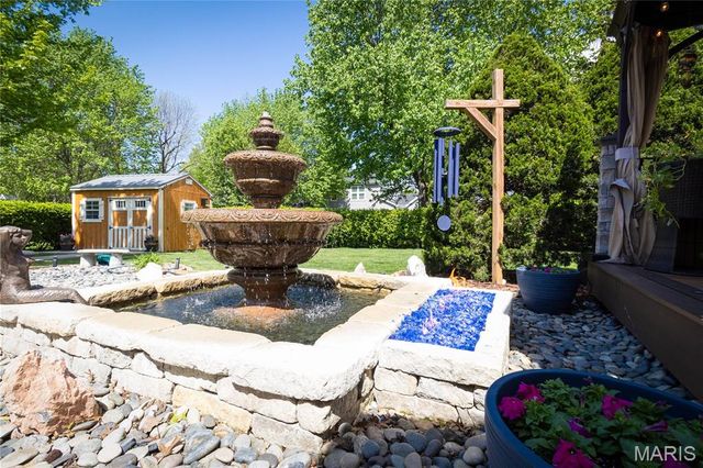 2012 Autumn Wood Drive, St Charles, MO 63303