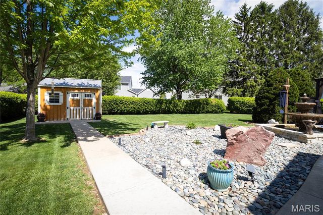2012 Autumn Wood Drive, St Charles, MO 63303