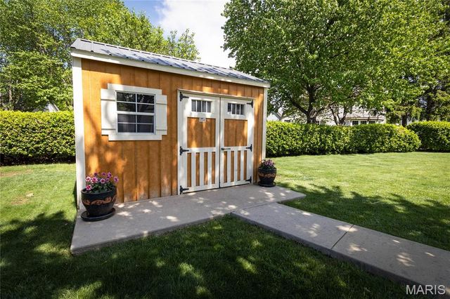 2012 Autumn Wood Drive, St Charles, MO 63303
