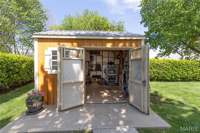 2012 Autumn Wood Drive, St Charles, MO 63303