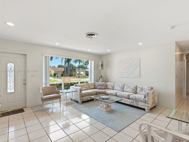 3222 Wilson St, Hollywood, FL 33021