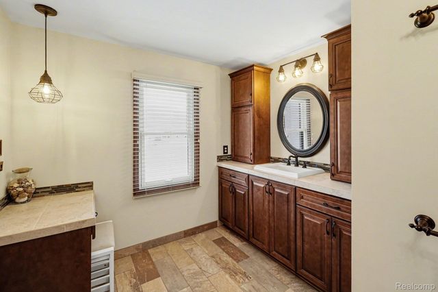 6419 Almond Lane, Independence Charter Township, MI 48346