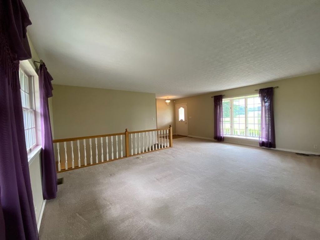 Image 12 of property listing at 11426 E Radisson, Mt Vernon, IL 62864