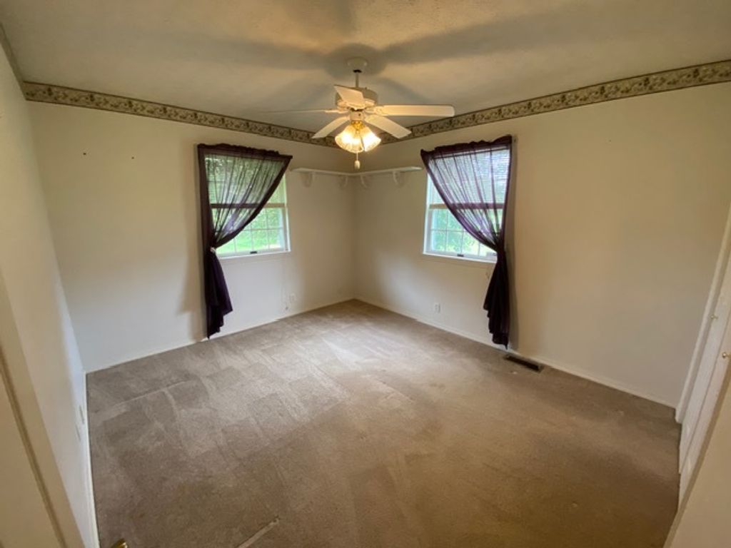 Image 18 of property listing at 11426 E Radisson, Mt Vernon, IL 62864