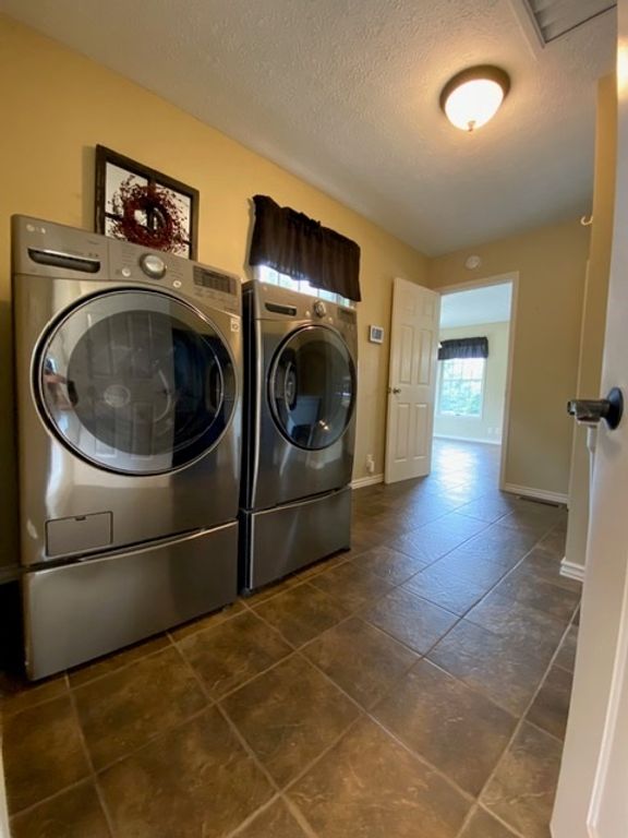Image 27 of property listing at 11426 E Radisson, Mt Vernon, IL 62864