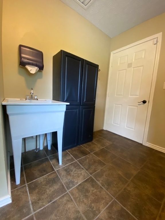 Image 28 of property listing at 11426 E Radisson, Mt Vernon, IL 62864