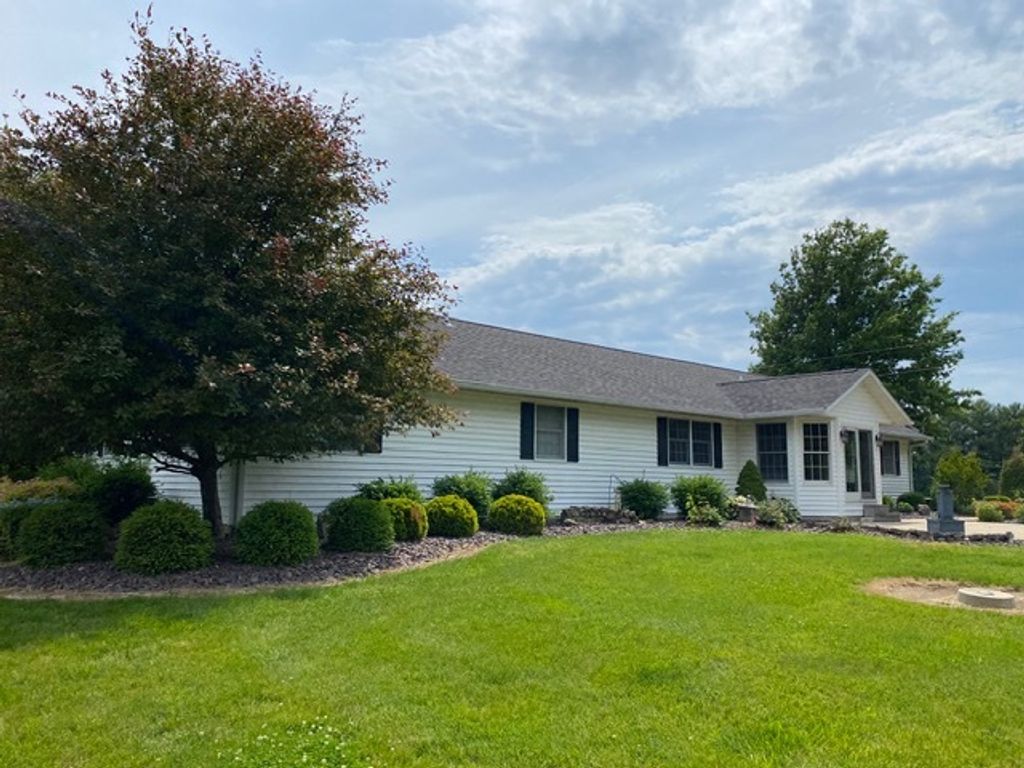 Image 34 of property listing at 11426 E Radisson, Mt Vernon, IL 62864