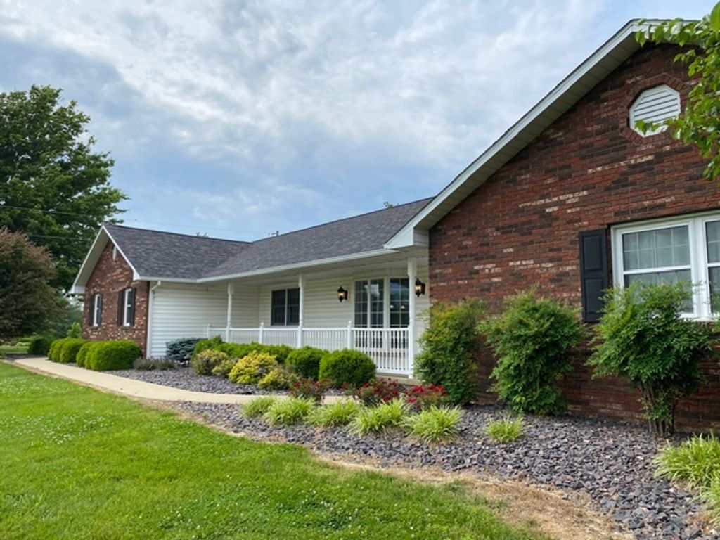 Image 36 of property listing at 11426 E Radisson, Mt Vernon, IL 62864
