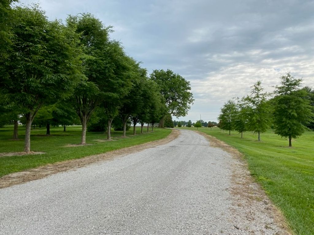 Image 40 of property listing at 11426 E Radisson, Mt Vernon, IL 62864