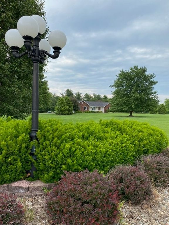 Image 41 of property listing at 11426 E Radisson, Mt Vernon, IL 62864