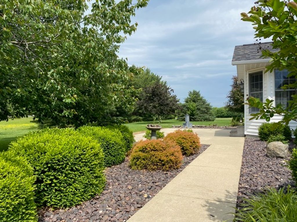 Image 57 of property listing at 11426 E Radisson, Mt Vernon, IL 62864