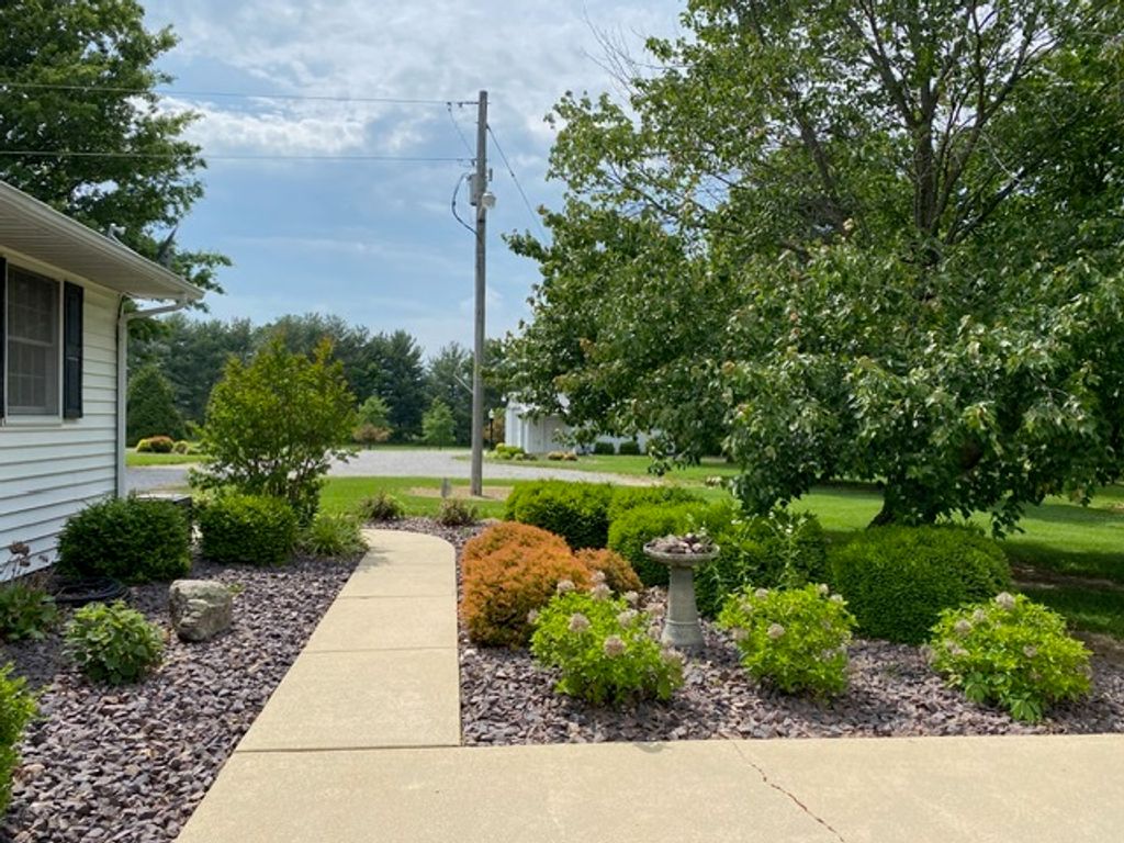 Image 58 of property listing at 11426 E Radisson, Mt Vernon, IL 62864