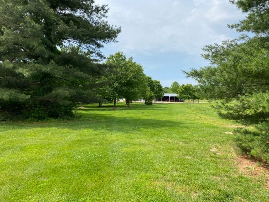 Image 59 of property listing at 11426 E Radisson, Mt Vernon, IL 62864