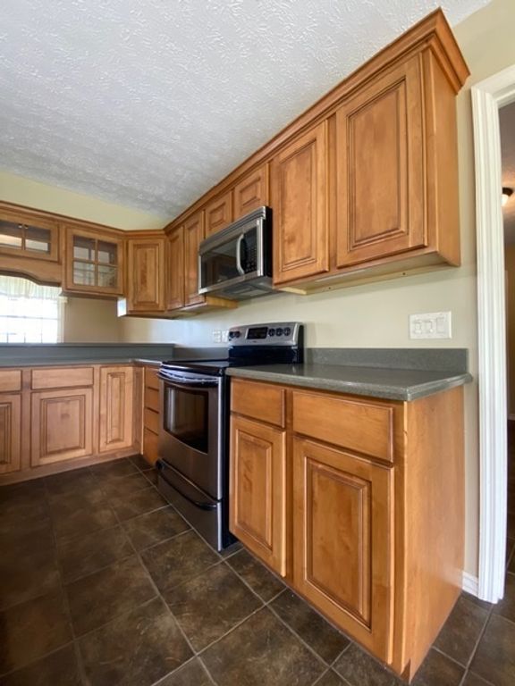 Image 8 of property listing at 11426 E Radisson, Mt Vernon, IL 62864