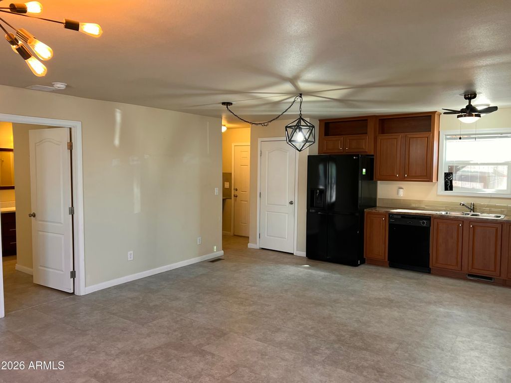 Image 5 of property listing at 16101 N EL MIRAGE Road 371, El Mirage, AZ 85335