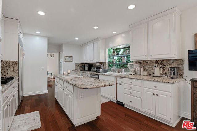 12408 W Sunset Boulevard, Los Angeles, CA 90049