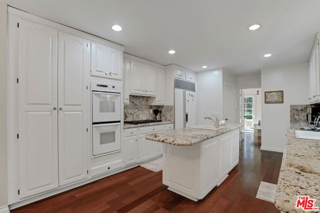 12408 W Sunset Boulevard, Los Angeles, CA 90049
