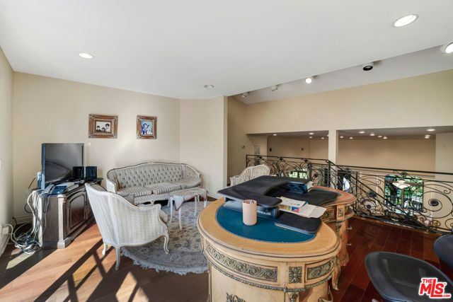 12408 W Sunset Boulevard, Los Angeles, CA 90049