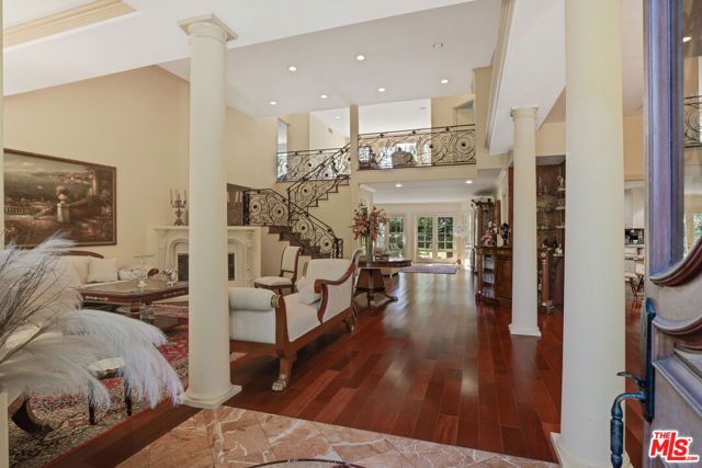 12408 W Sunset Boulevard, Los Angeles, CA 90049
