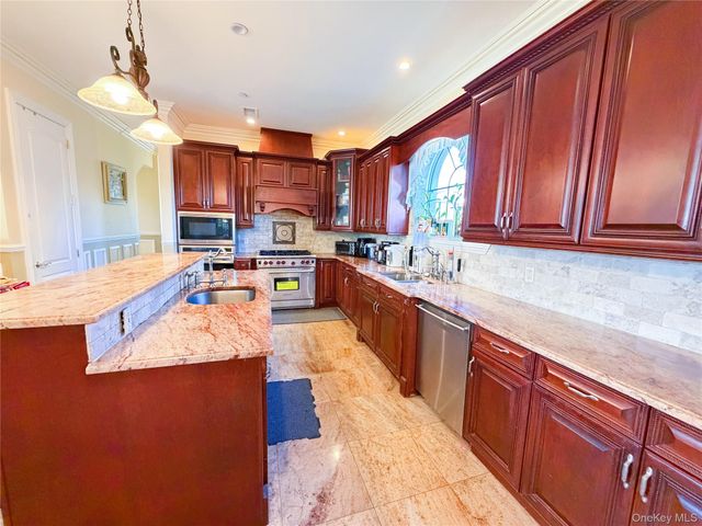 160-03 Cryders Lane, Whitestone, NY 11357