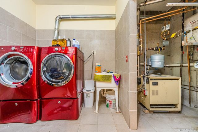 160-03 Cryders Lane, Whitestone, NY 11357