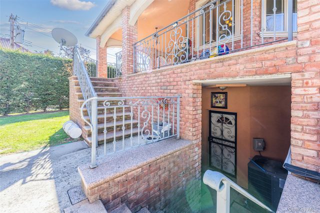 160-03 Cryders Lane, Whitestone, NY 11357