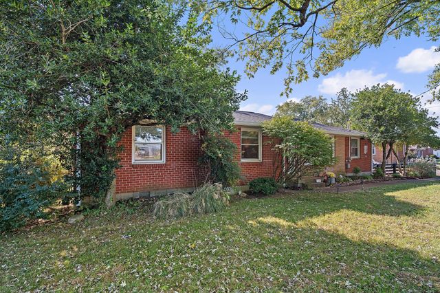 101 Newport Dr, Old Hickory, TN 37138