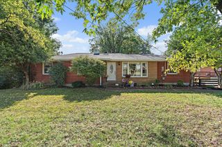 101 Newport Dr, Old Hickory, TN 37138