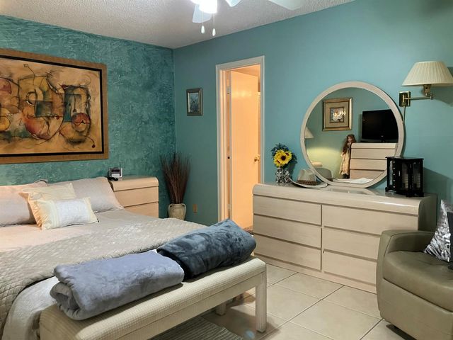 130 Southampton B, West Palm Beach, FL 33417