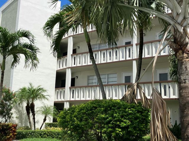 130 Southampton B, West Palm Beach, FL 33417