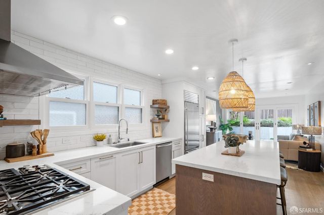 585 Crestlake Drive, San Francisco, CA 94132