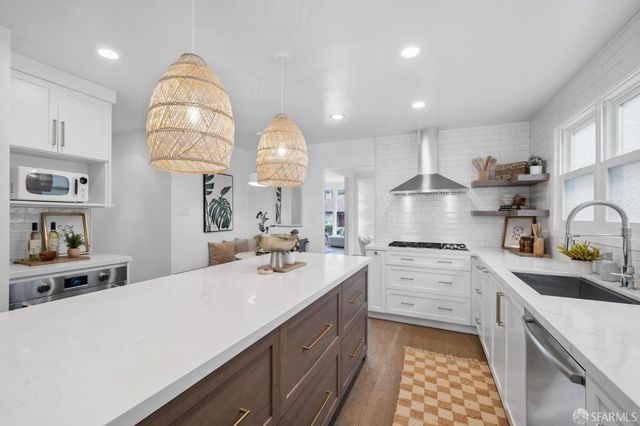 585 Crestlake Drive, San Francisco, CA 94132