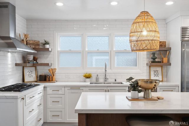 585 Crestlake Drive, San Francisco, CA 94132