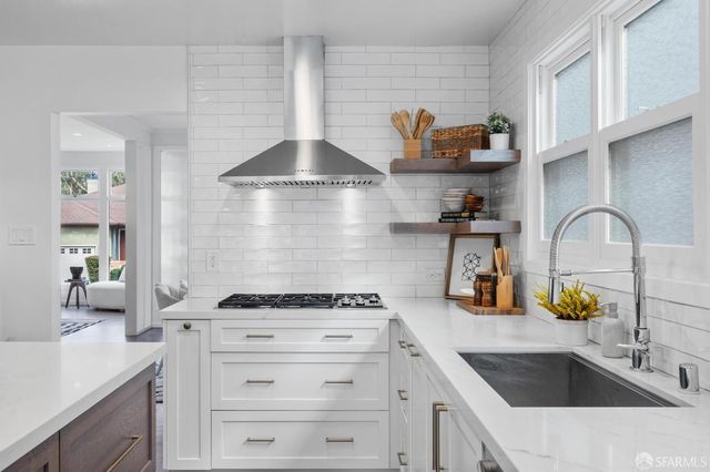 585 Crestlake Drive, San Francisco, CA 94132